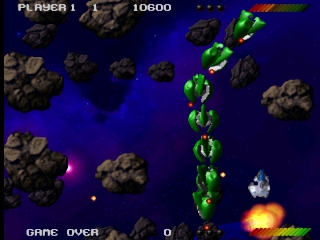 Schermata di gioco di X2: No Relief nella versione originale PlayStation.